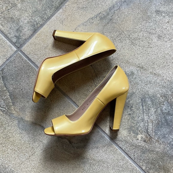 Vintage Chanel Yellow Open Toe Heels - Picture 3 of 8